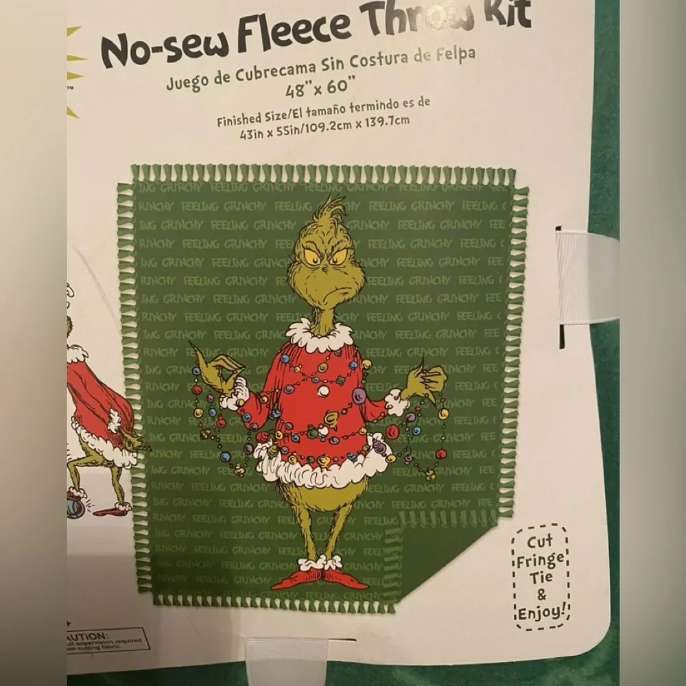 Grinch No Sew Blanket. NWT